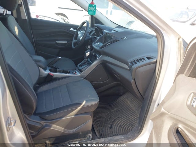 1FMCU9G91GUC47326 Ford 2016