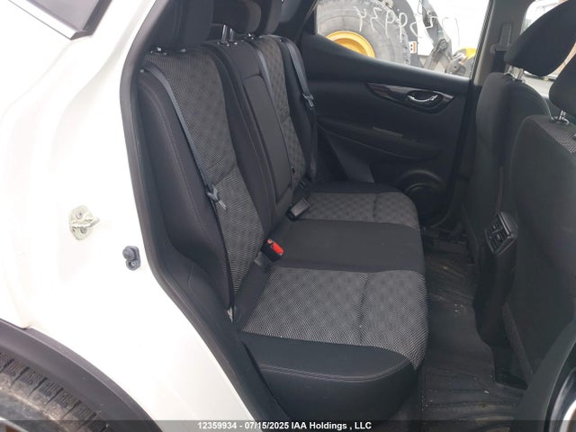 JN1BJ1CR1JW252797 Nissan ROGUE SPORT