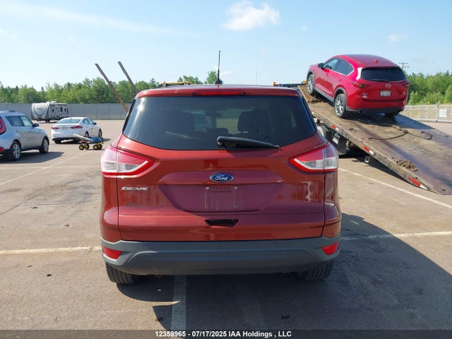 2015 Ford Escape S მანქანა იყიდება აუქციონზე, vin: 1FMCU0F74FUC17053, აუქციონის ნომერი: 12359965