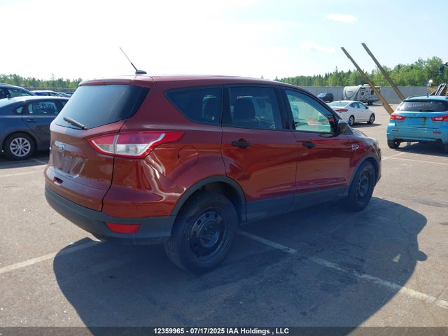 2015 Ford Escape S მანქანა იყიდება აუქციონზე, vin: 1FMCU0F74FUC17053, აუქციონის ნომერი: 12359965