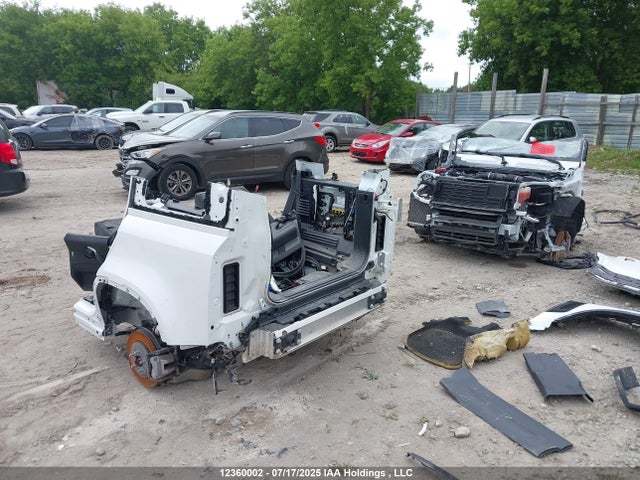 Land Rover Aj120 I6 Mhev 2020 SALEP7EU7L2017532 Image 2