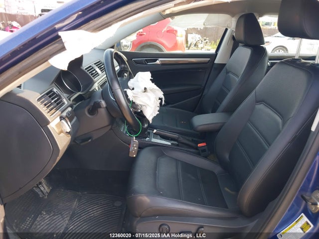 1VWBS7A33GC035772 Volkswagen 2016
