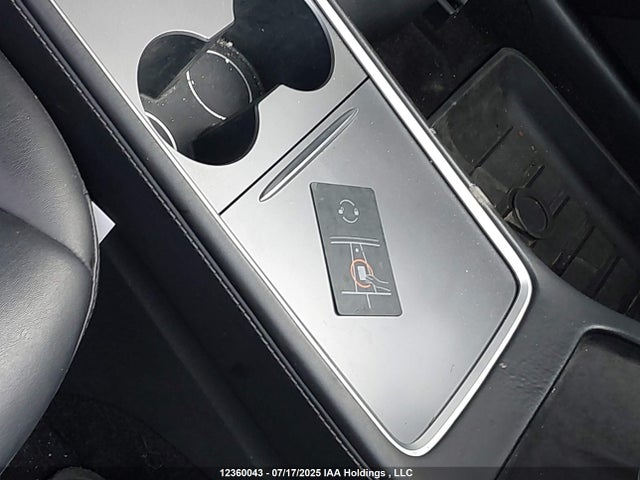 5YJ3E1EB4NF174998 Tesla 2022