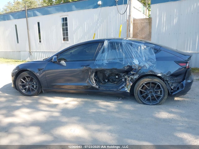 5YJ3E1EB4NF174998 Tesla 2022