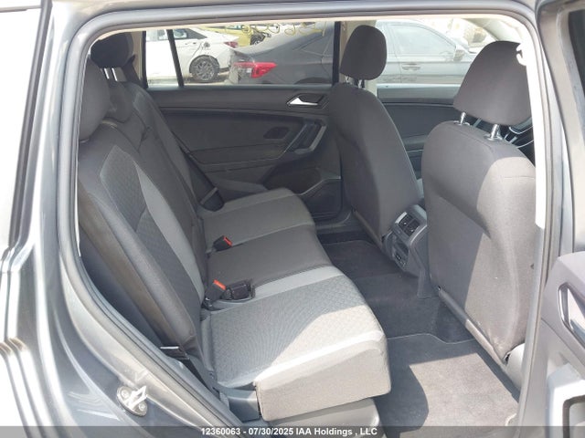 Volkswagen 2018 2018 3VV0B7AX3JM008849 Image 8