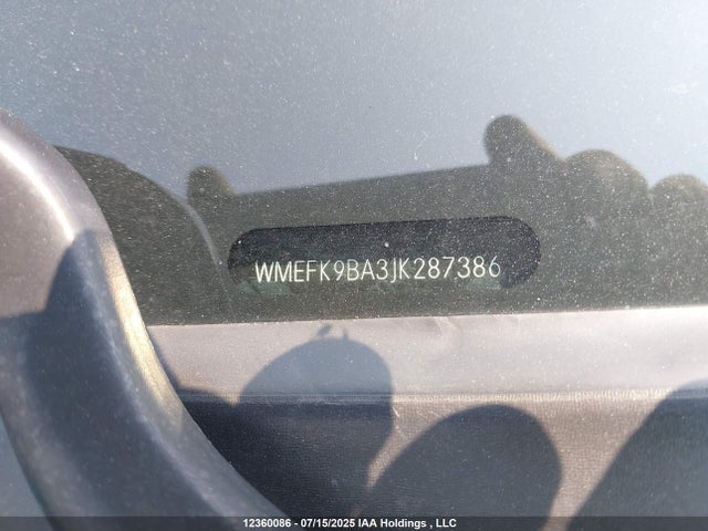 WMEFK9BA3JK287386 Smart M780