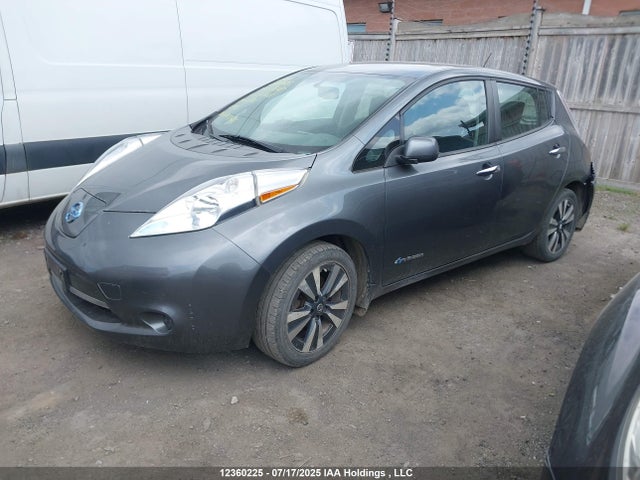 1N4BZ0CP6GC313768 Nissan 2016
