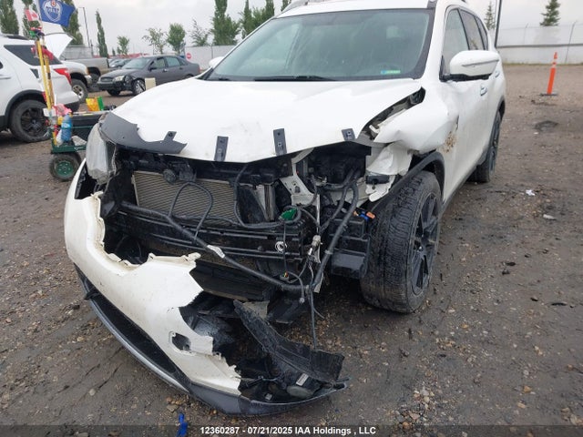 5N1AT2MM0FC802796 Nissan Rogue