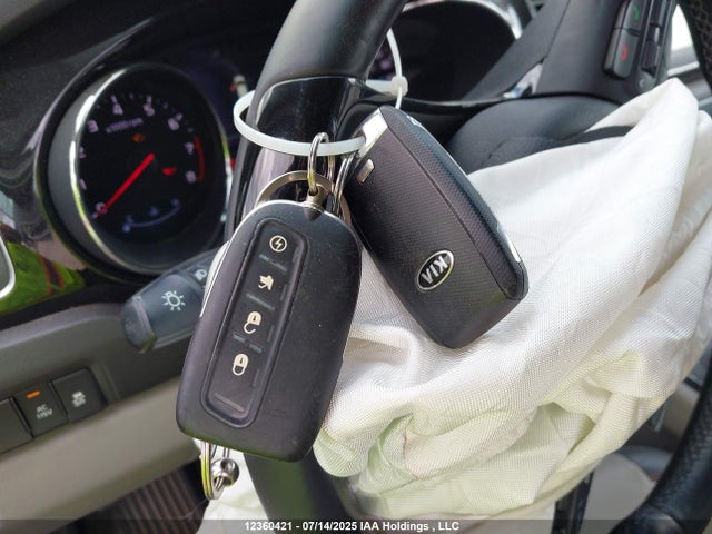 KNDMC5C1XJ6366119 KIA Sedona