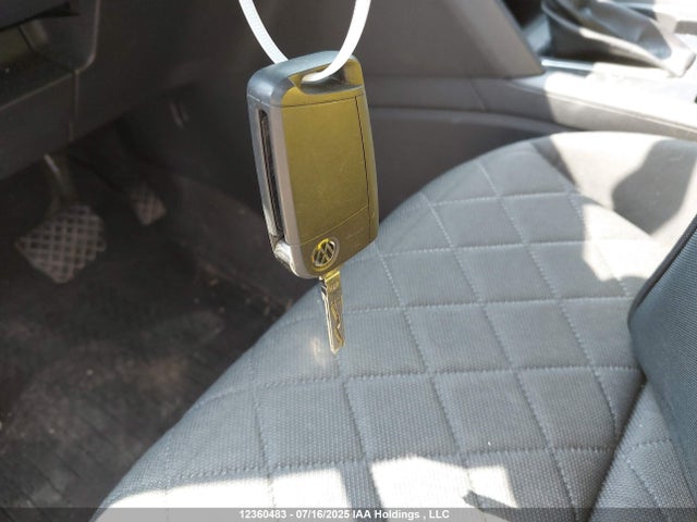 Volkswagen fsi 2018 1V2HR2CA2JC514200 Image 11