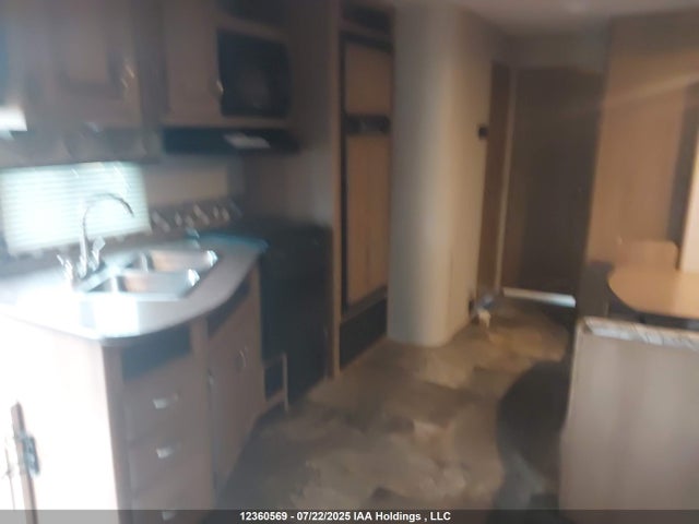 4V0TC3226GG007563 Crossroads 2016