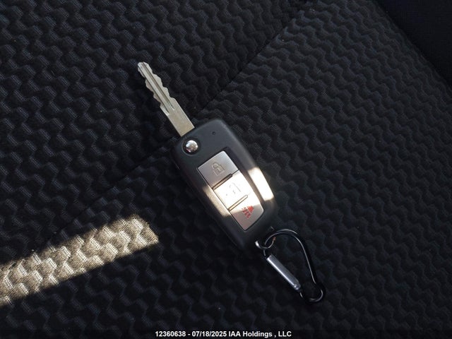 JN1BJ1CP6JW159353 Nissan 2018