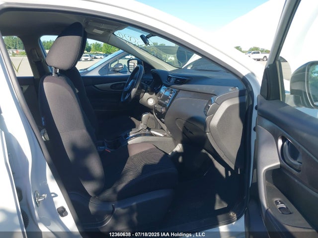 JN1BJ1CP6JW159353 Nissan 2018