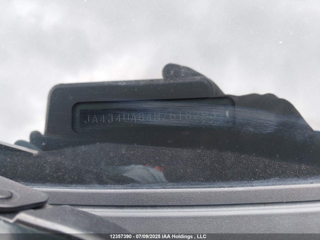 JA4J4UA84NZ618293 Mitsubishi Outlander