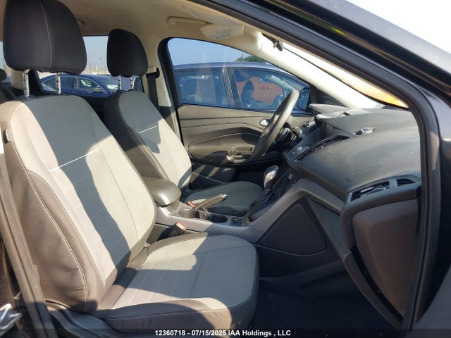 1FMCU9GX1EUB88306 Ford Escape