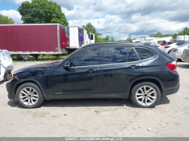 BMW X1 2015 WBAVL1C52FVY25945 Image 14