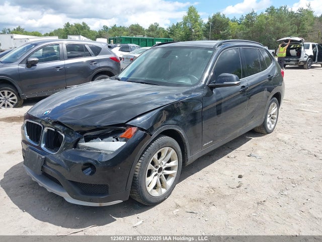 BMW X1 2015 WBAVL1C52FVY25945 Image 2