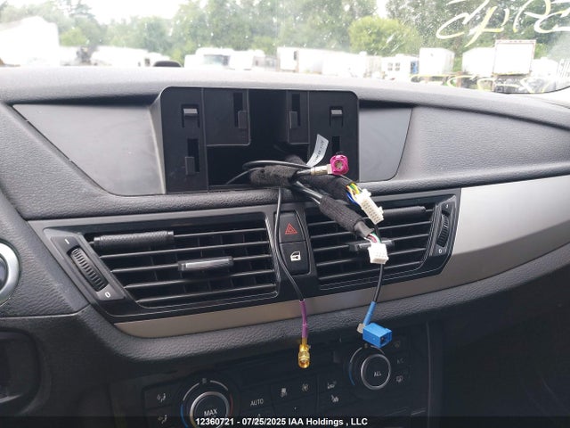 BMW X1 2015 WBAVL1C52FVY25945 Image 21