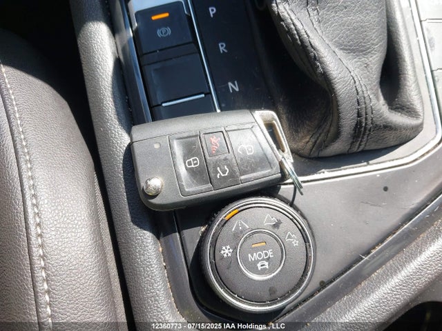 3VV2B7AXXLM134475 Volkswagen Tiguan