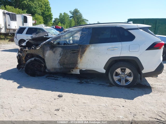 12360821 :رقم المزاد ، 2T3R1RFV5NC297783 vin ، 2022 Toyota Rav4 Xle مزاد بيع