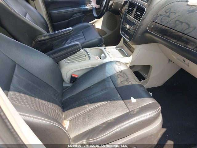 2C4RDGDG9FR633736 Dodge Grand Caravan