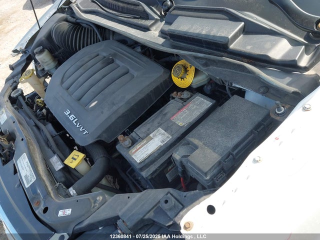 2C4RC1CG8FR708122 Chrysler Town and Country