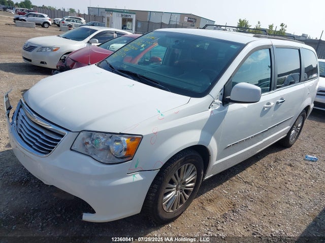 2C4RC1CG8FR708122 Chrysler Town and Country