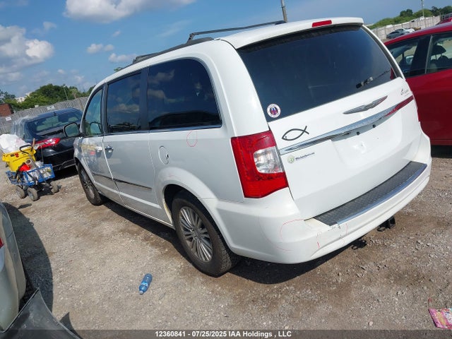 2C4RC1CG8FR708122 Chrysler Town and Country