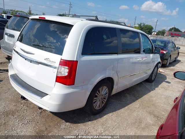 2C4RC1CG8FR708122 Chrysler Town and Country