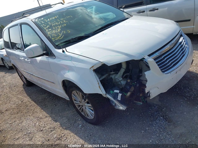 2C4RC1CG8FR708122 Chrysler Town and Country