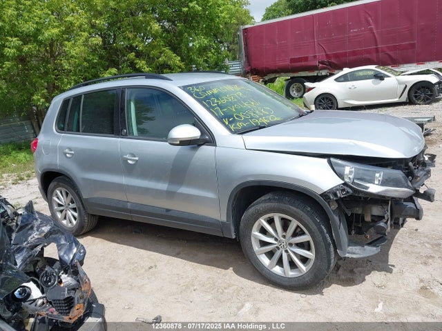 WVGNV7AX3HK008889 Volkswagen Tiguan