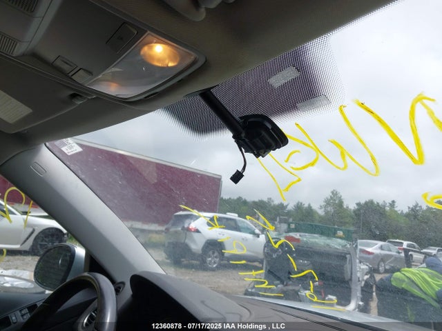 WVGNV7AX3HK008889 Volkswagen Tiguan