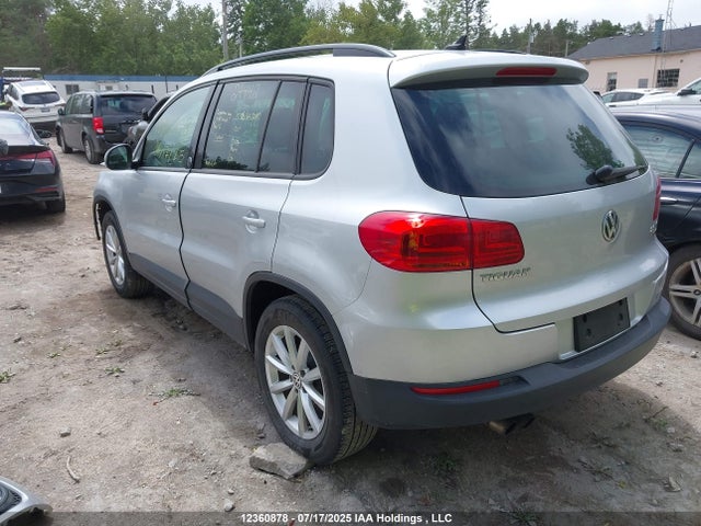 WVGNV7AX3HK008889 Volkswagen Tiguan