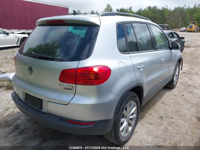 WVGNV7AX3HK008889 Volkswagen Tiguan