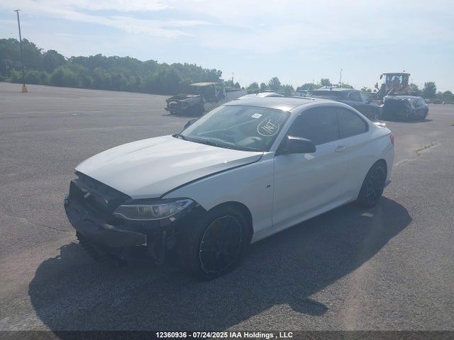WBA2G3C32HV986719 BMW 2017
