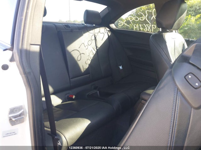 WBA2G3C32HV986719 BMW 2017