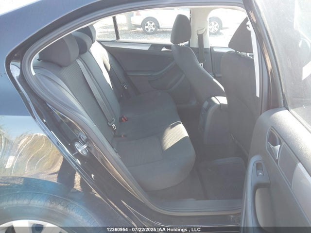 3VW267AJ4GM369312 Volkswagen 2016