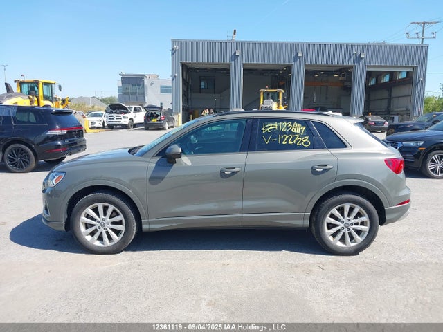 WA1AECF39L1122728 Audi Q3