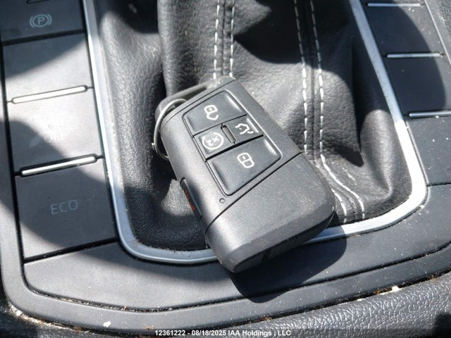 3VWEX7BUXSM016732 Volkswagen tsi