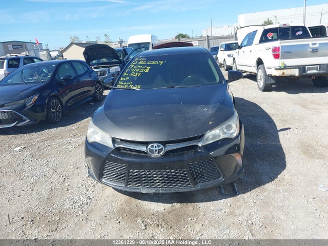 4T1BF1FKXHU417518 Toyota CAMRY SE