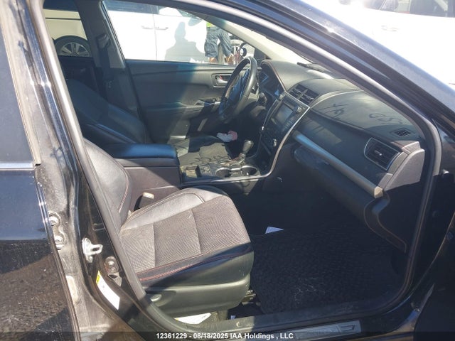 4T1BF1FKXHU417518 Toyota CAMRY SE