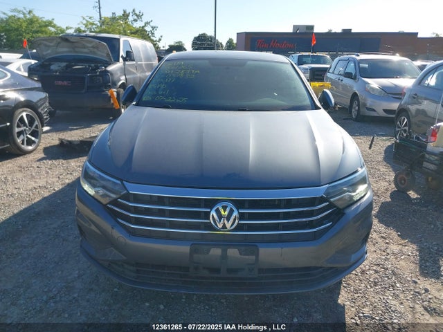 3VWC57BU9MM037832 Volkswagen tsi