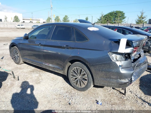 3VWC57BU9MM037832 Volkswagen tsi