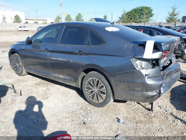3VWC57BU9MM037832 Volkswagen tsi