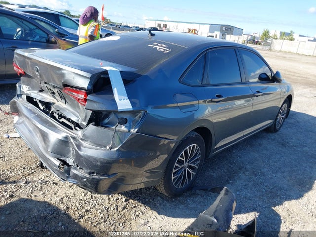 3VWC57BU9MM037832 Volkswagen tsi