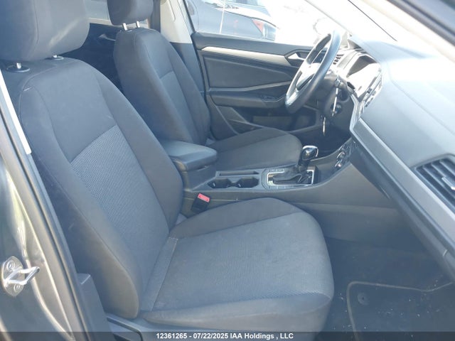 3VWC57BU9MM037832 Volkswagen tsi