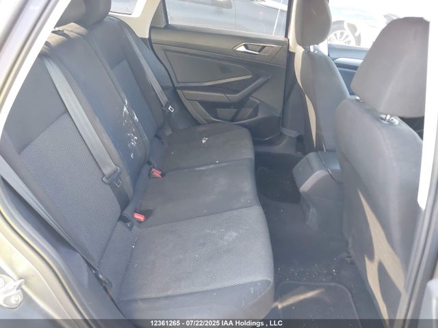 3VWC57BU9MM037832 Volkswagen tsi