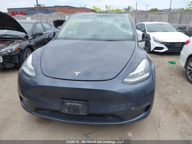 Tesla Model Y 2022 7SAYGDEE2NF393716 Image 12