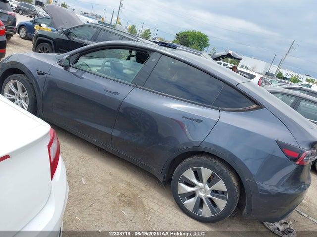 Tesla Model Y 2022 7SAYGDEE2NF393716 Image 14