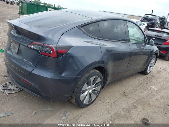 Tesla Model Y 2022 7SAYGDEE2NF393716 Image 4